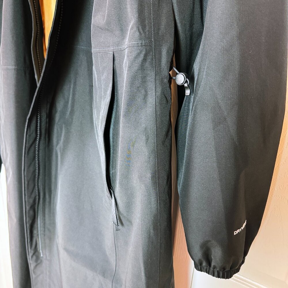 The North Face Women’s Packable Shell Parka with Hood - Picture 6 of 9